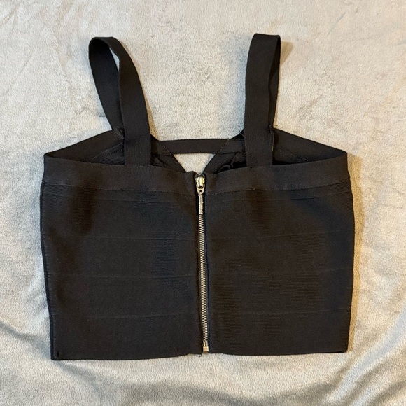 Guess Black Fitted Crop Tank Top

#1112 - Picture 8 of 8